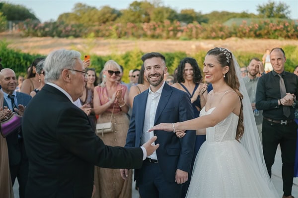 romantic wedding roses pale hues_6