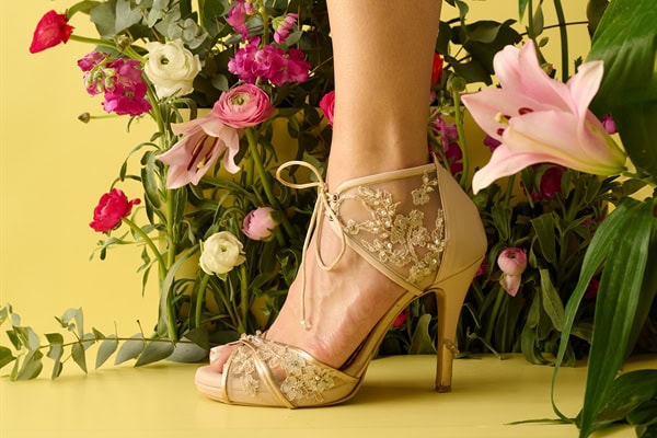 Stylish νυφικά παπούτσια από τη Savrani Creations που θα λατρέψετε από την πρώτη ματιά!