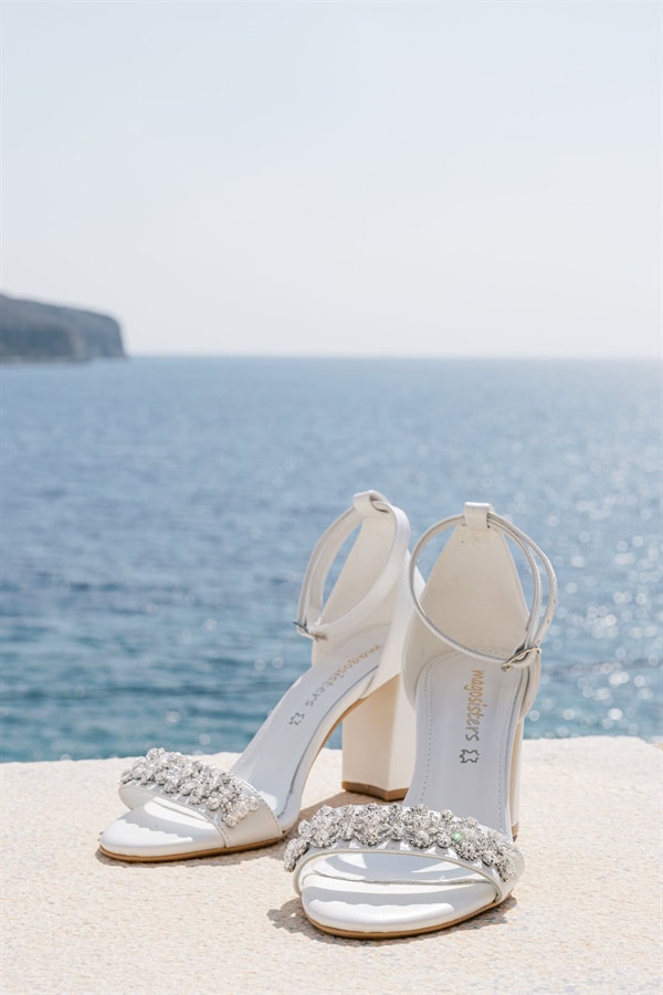 summer wedding chic boho style red roses_14