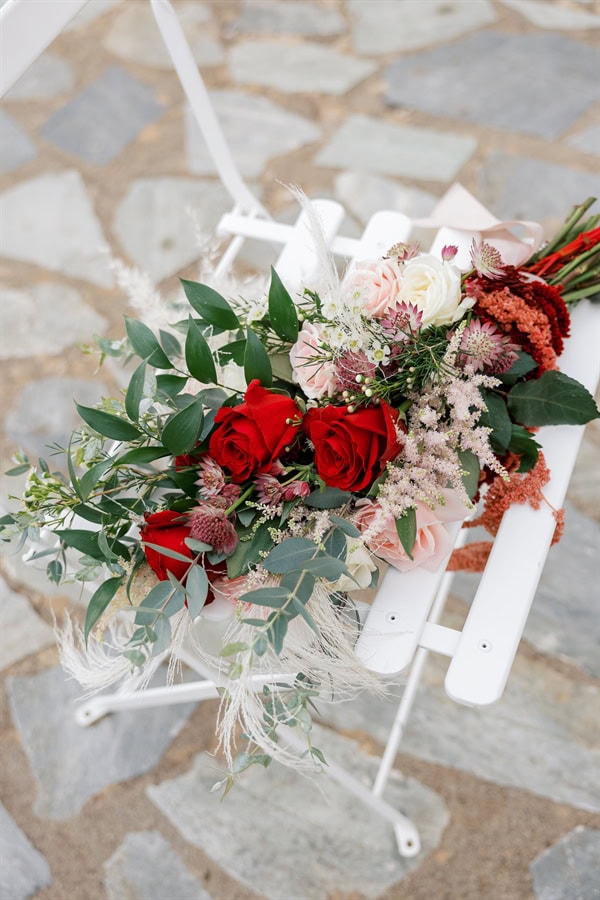 summer wedding chic boho style red roses_24