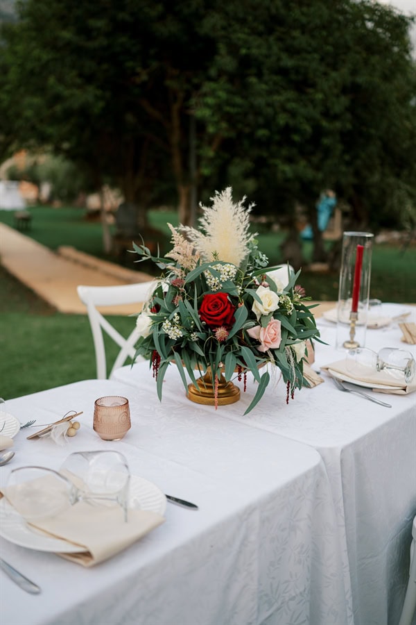 summer wedding chic boho style red roses_34