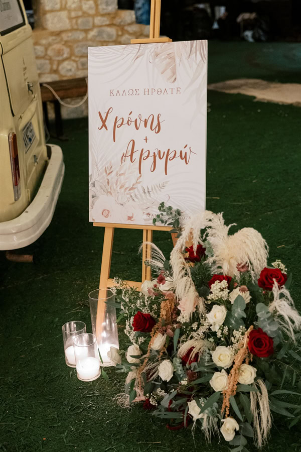 summer wedding chic boho style red roses_38