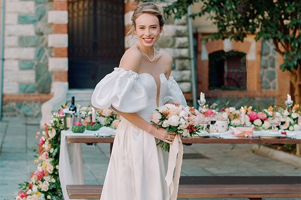 Ultra stylish νυφικό απο το Alkmini Atelier