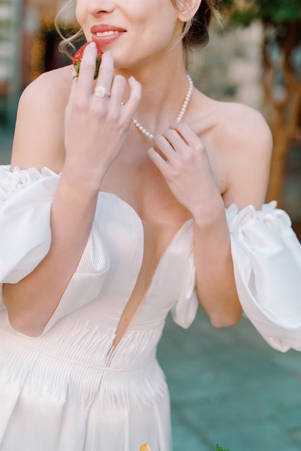 ultra-stylish-wedding-dress-alkmini-atelier_14