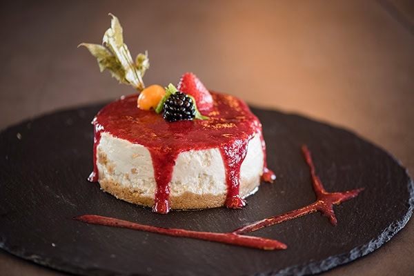 unforgettable-wedding-modern-eleon-loft-magnificent-view-acropolis_17