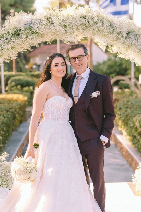 winter wedding romantic style white blooms_25