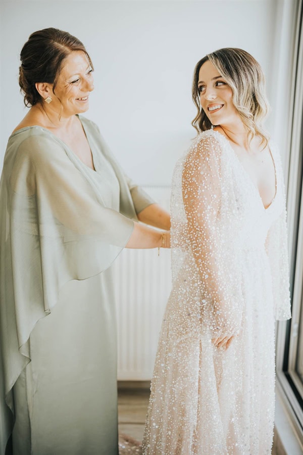 fall-rustic-chic-wedding-white-blooms_18