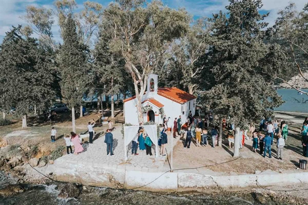 fall-rustic-chic-wedding-white-blooms_35