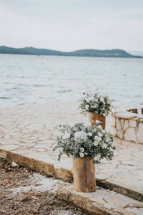 fall-rustic-chic-wedding-white-blooms_38