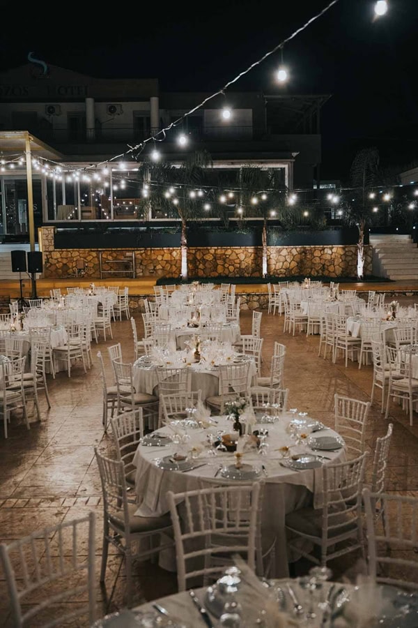 fall-rustic-chic-wedding-white-blooms_44