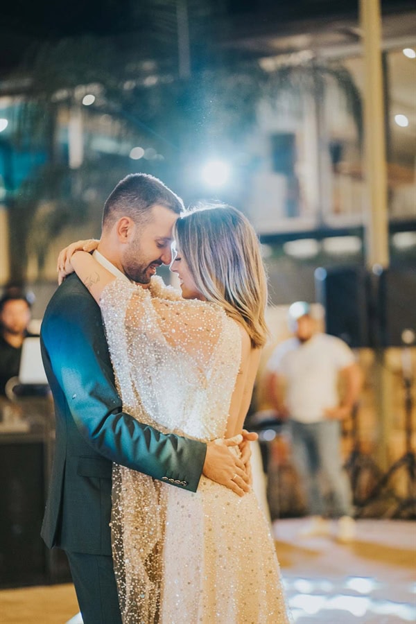 fall-rustic-chic-wedding-white-blooms_53