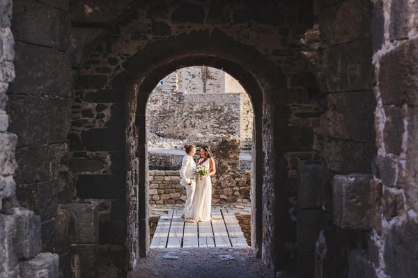Fall Wedding Methoni Castle Ivory Roses