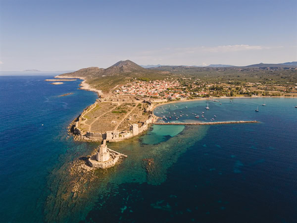 Fall Wedding Methoni Castle Ivory Roses