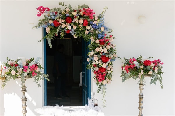 Romantic Destination Wedding Naxos Colorful Blooms