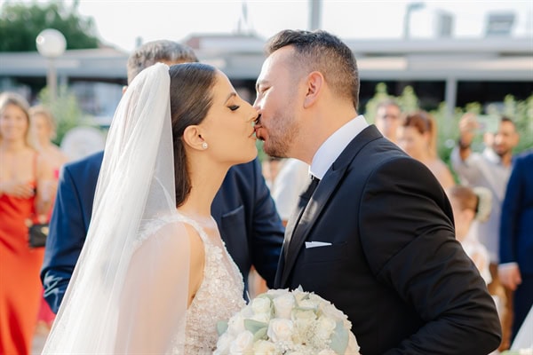 Καλοκαιρινός γάμος με ρομαντικό στυλ στο Αγρίνιο  | Ολυμπία &  Δημήτρης