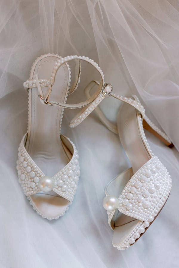 Beautiful Fall Wedding Chania Crete White Blooms