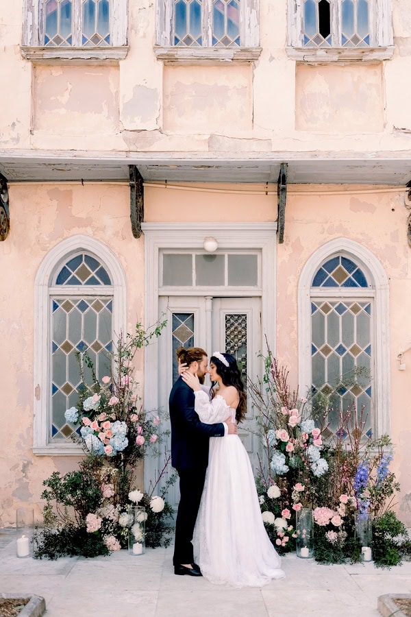Dreamy Styled Shoot Crete With Romantic Florals Ombre Details