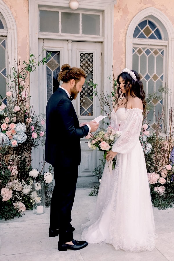 Dreamy Styled Shoot Crete With Romantic Florals Ombre Details