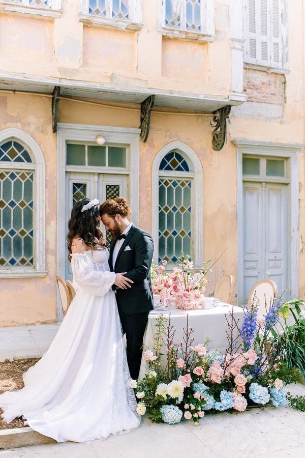 Dreamy Styled Shoot Crete With Romantic Florals Ombre Details