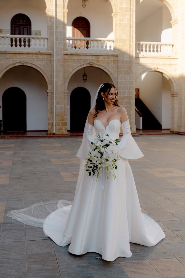Fall Wedding Nicosia Elegance White Florals