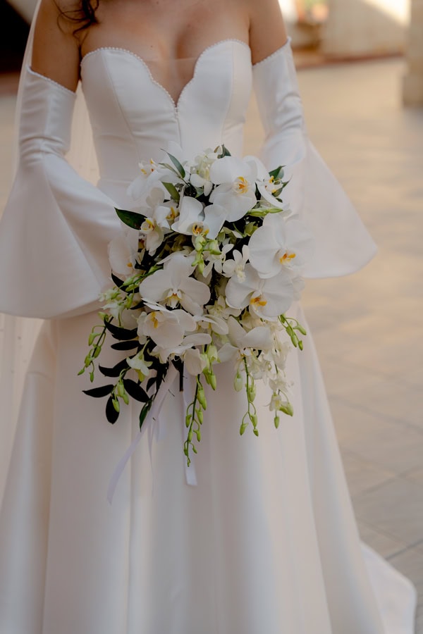 Fall Wedding Nicosia Elegance White Florals