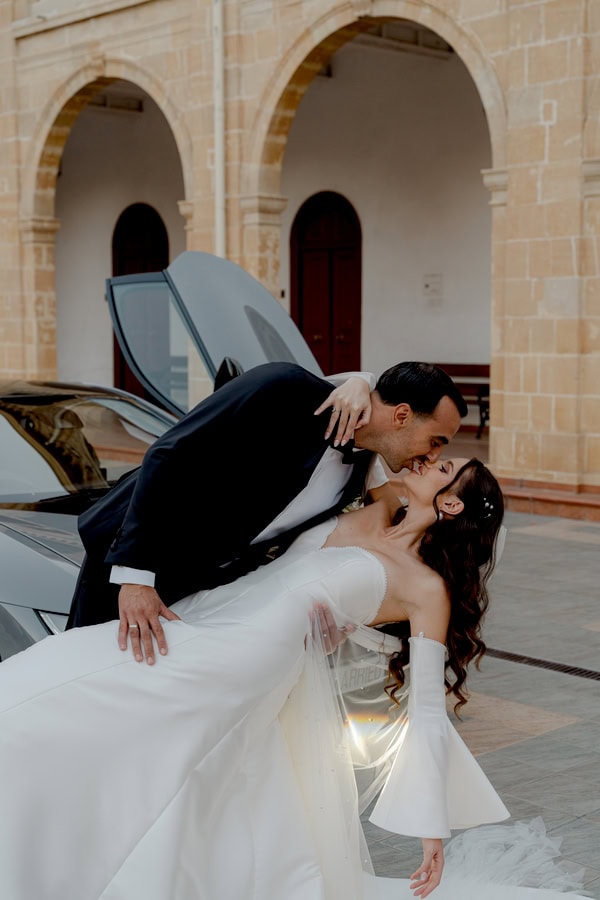 Fall Wedding Nicosia Elegance White Florals