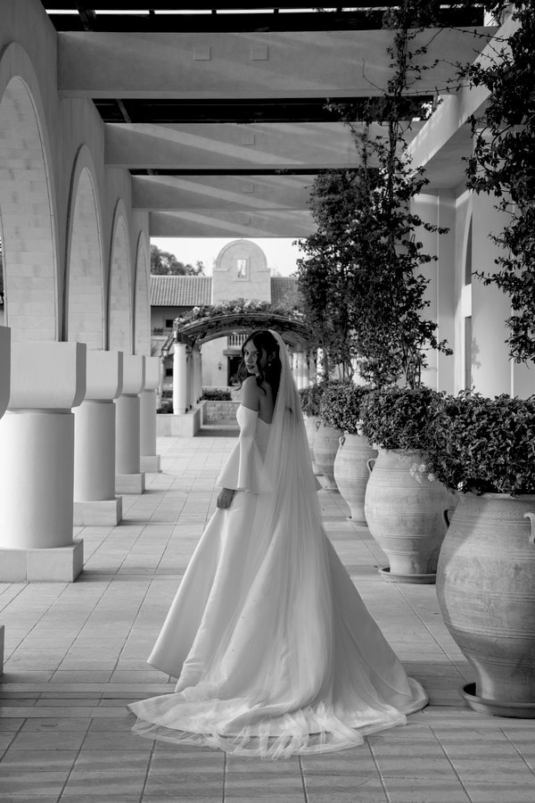 Fall Wedding Nicosia Elegance White Florals