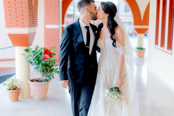 Rustic chic γάμος στο Αγρίνιο με λουλούδια του αγρού |  Θάλεια & Παναγιώτης