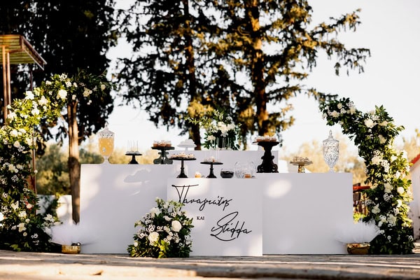 Chic Decorative Ideas Wedding Black White Details