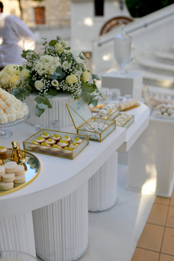 Lovely Wedding Thessaloniki White Florals