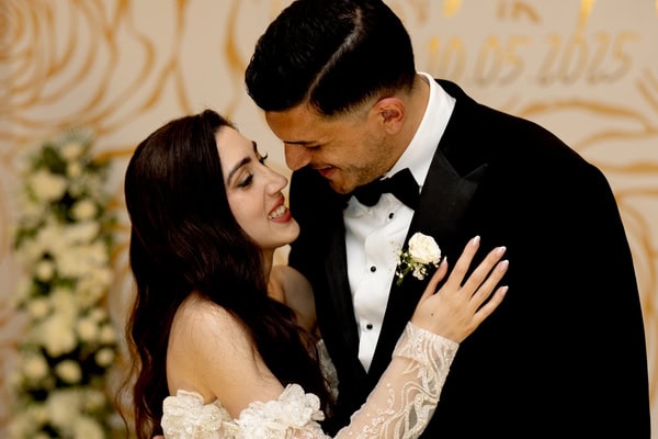 Ρομαντικός γάμος στη Λάρνακα με elegant λευκά άνθη | Μαρία & Λούκας