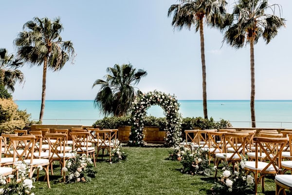 Spring Wedding Columbia Beach Resort Romantic Florals White Terracotta