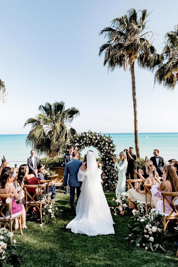 Spring Wedding Columbia Beach Resort Romantic Florals White Terracotta