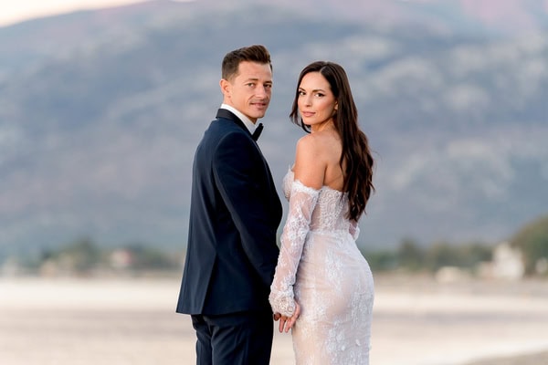 Stylish καλοκαιρινός γάμος στη Γαλάζια Ακτή | Τζούλια & Κώστας