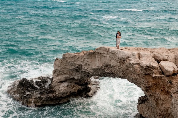 Beautiful Engagement Session Next To Sea