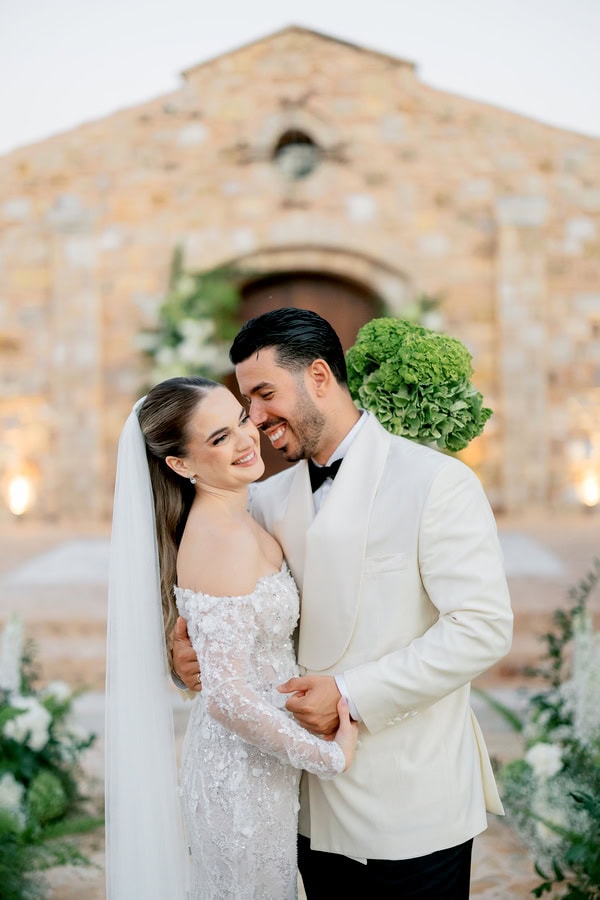 Dreamy Wedding White Impressive Flowers