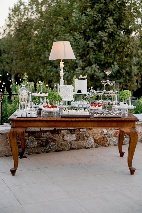 Dreamy Wedding White Impressive Flowers