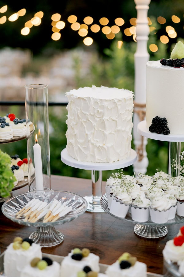 Dreamy Wedding White Impressive Flowers