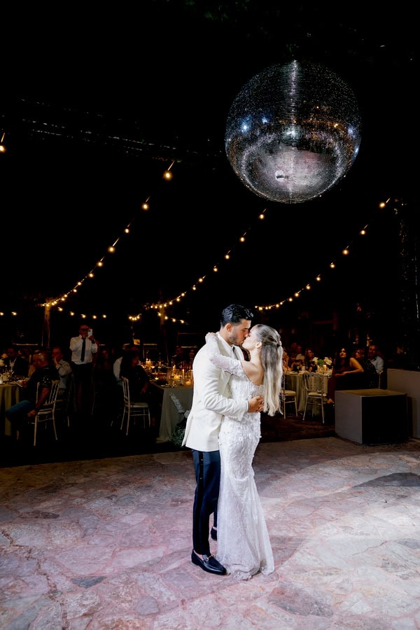 Dreamy Wedding White Impressive Flowers