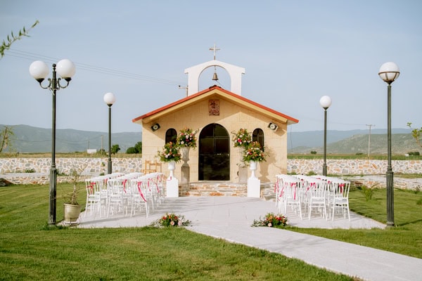 Festive Wedding With Colorful Flowers And Modern Details