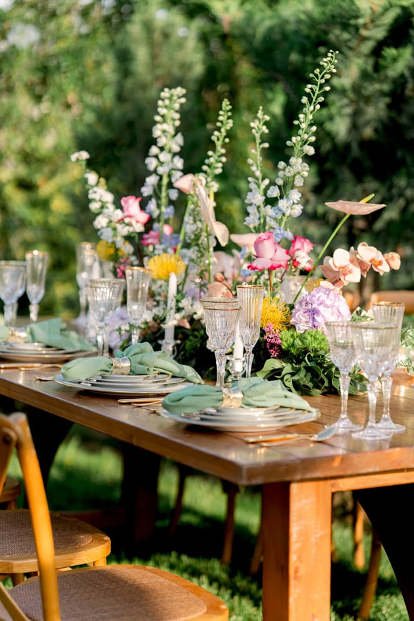 Romantic Styled Shoot Pastel Hues With The Prettiest Florals