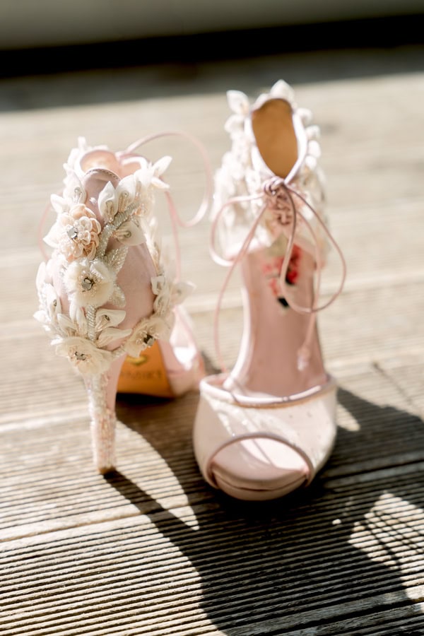 Romantic Styled Shoot Pastel Hues With The Prettiest Florals