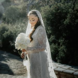 Ανοιξιάτικος γάμος με λευκά τριαντάφυλλα και ορτανσίες | Λία & Στέφανος