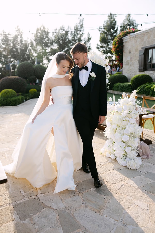 Chic Destination Wedding Liopetro White Flowers