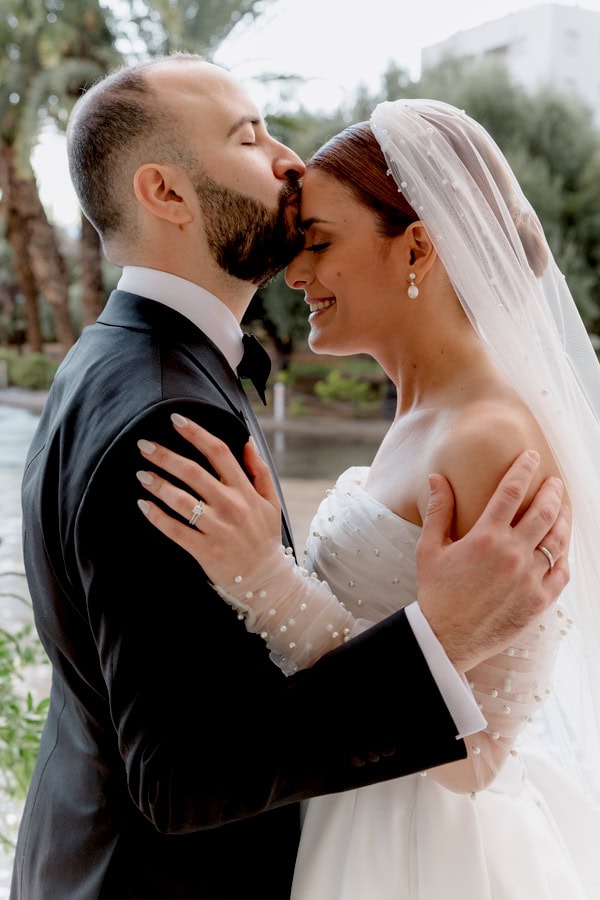 Elegant Wedding In Nicosia With Festive Atmosphere And White Flowers
