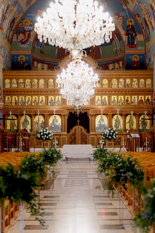 Elegant Wedding In Nicosia With Festive Atmosphere And White Flowers