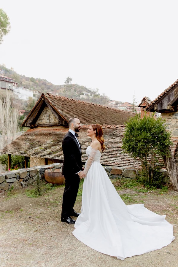 Elegant Wedding In Nicosia With Festive Atmosphere And White Flowers