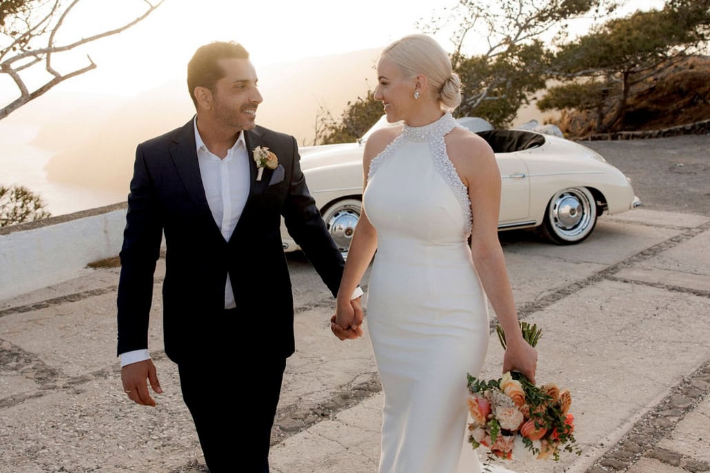 Ένας ανοιξιάτικος γάμος με chic λεπτομέρειες στη Σαντορίνη | Βασιλίνα & Γιώργος