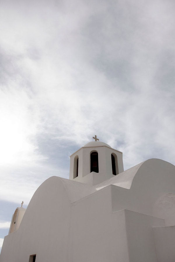 Spring Wedding With Chic Details In Santorini