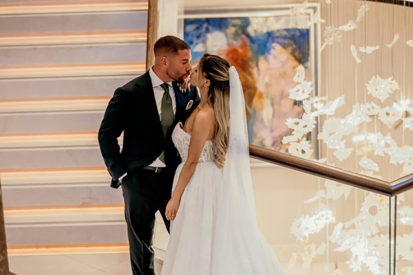 Elegant καλοκαιρινός γάμος στο Four Seasons στη Λεμεσό | Leah & Tom